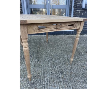 Raffles Table with Circle Design - NEW: End of Line
