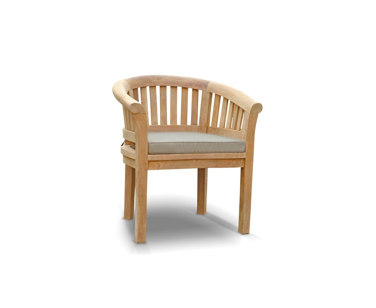 Titan Robust Round 6 Seater Patio Dining Set - in situ
