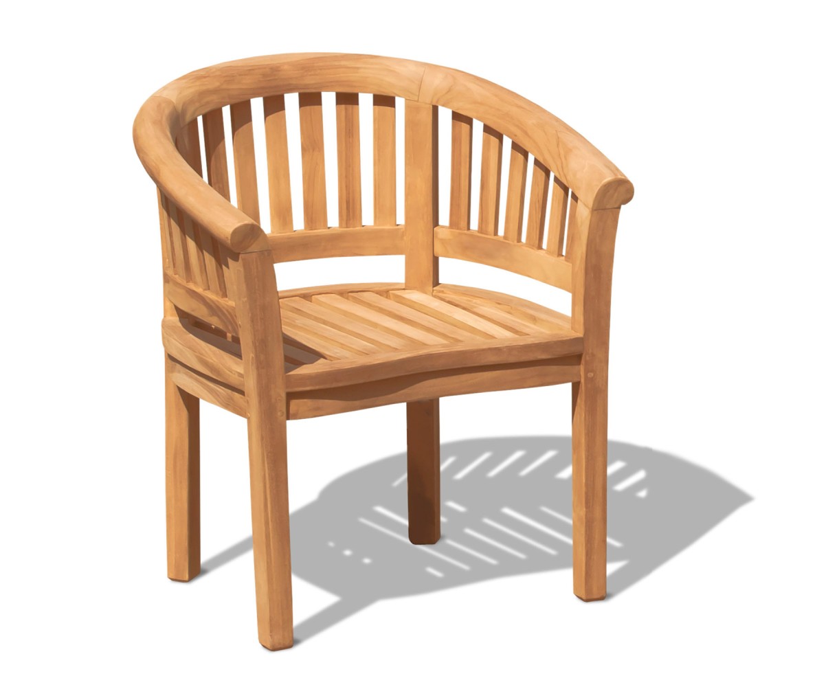 Titan Robust Round 6 Seater Patio Dining Set - in situ
