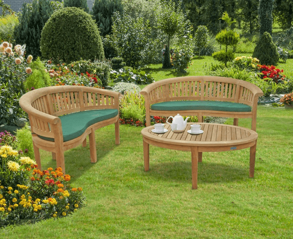 outdoor chairs set for the elderly