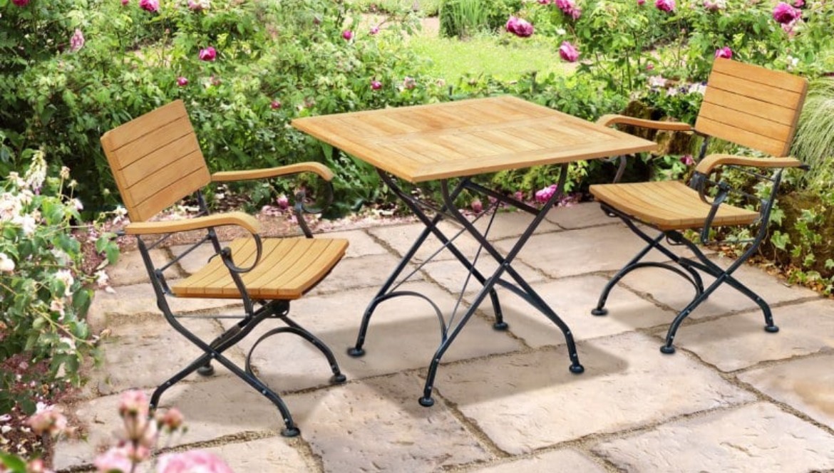 5 Outdoor Furniture Combos That Work in Small Spaces