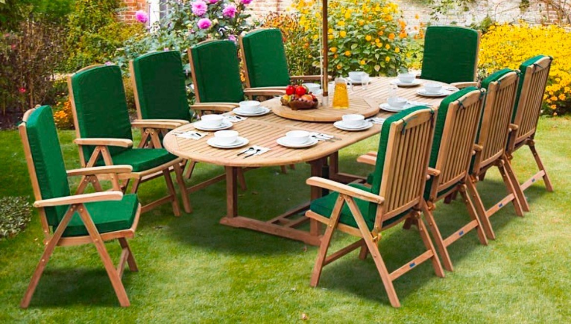 The Art of Al Fresco Dining: A Guide to Hosting Elegant Outdoor Meals