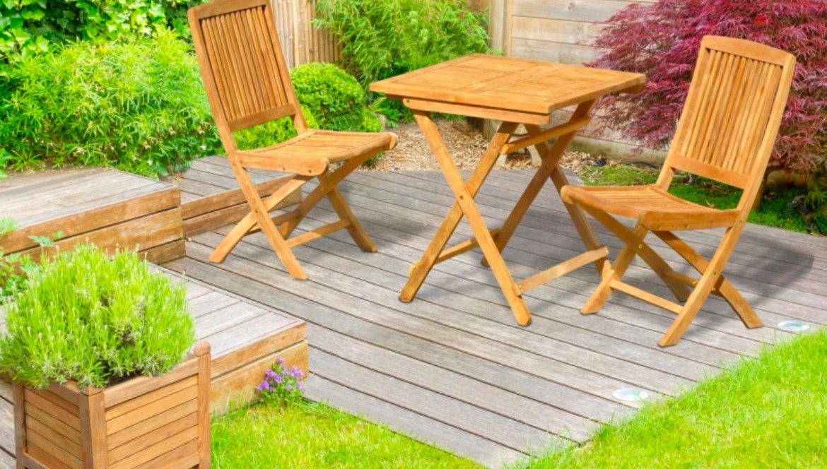 How to Use Accessories and Decor to Enhance Your Teak Patio