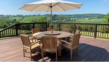 Choosing the Perfect Parasol for Your Outdoor Dining